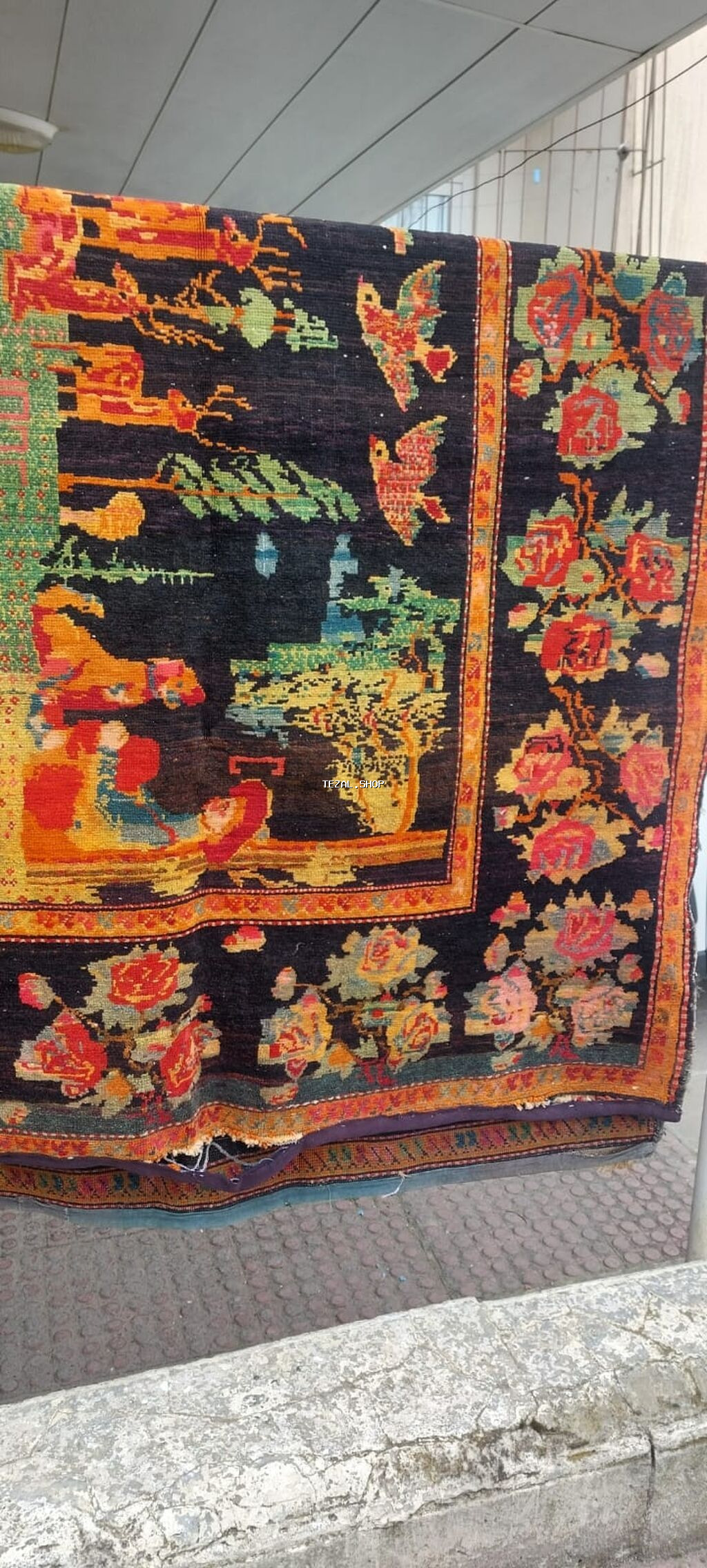 Məhsul: Əl toxuması xalça və kilim dəsti Təsvir: - Xalça: Tünd (qara)