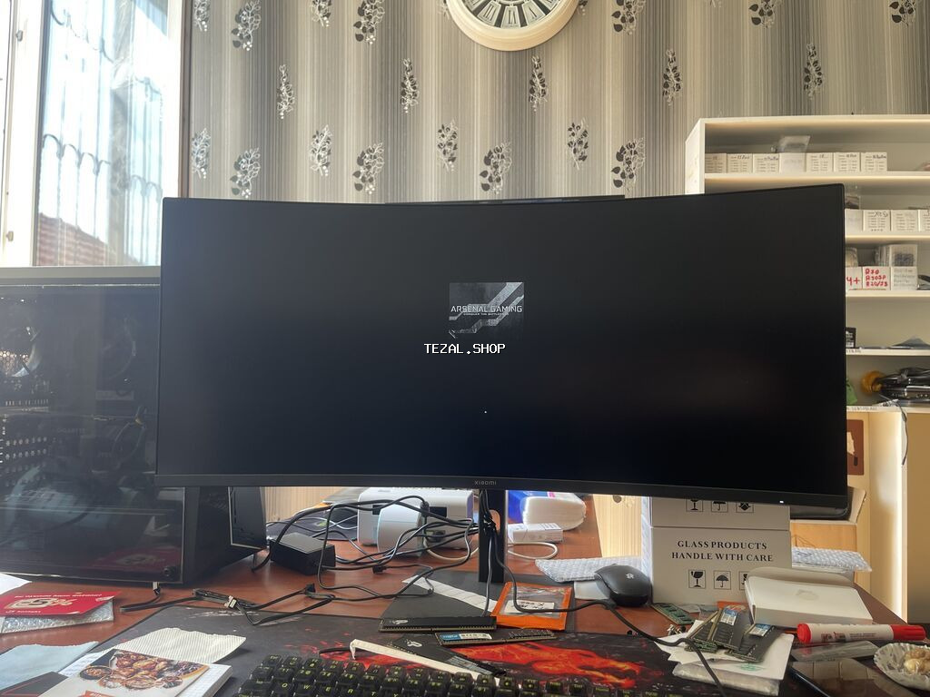 Güclü oyun və iş stansiyası + ultra-geniş monitor dəsti Komputer: -