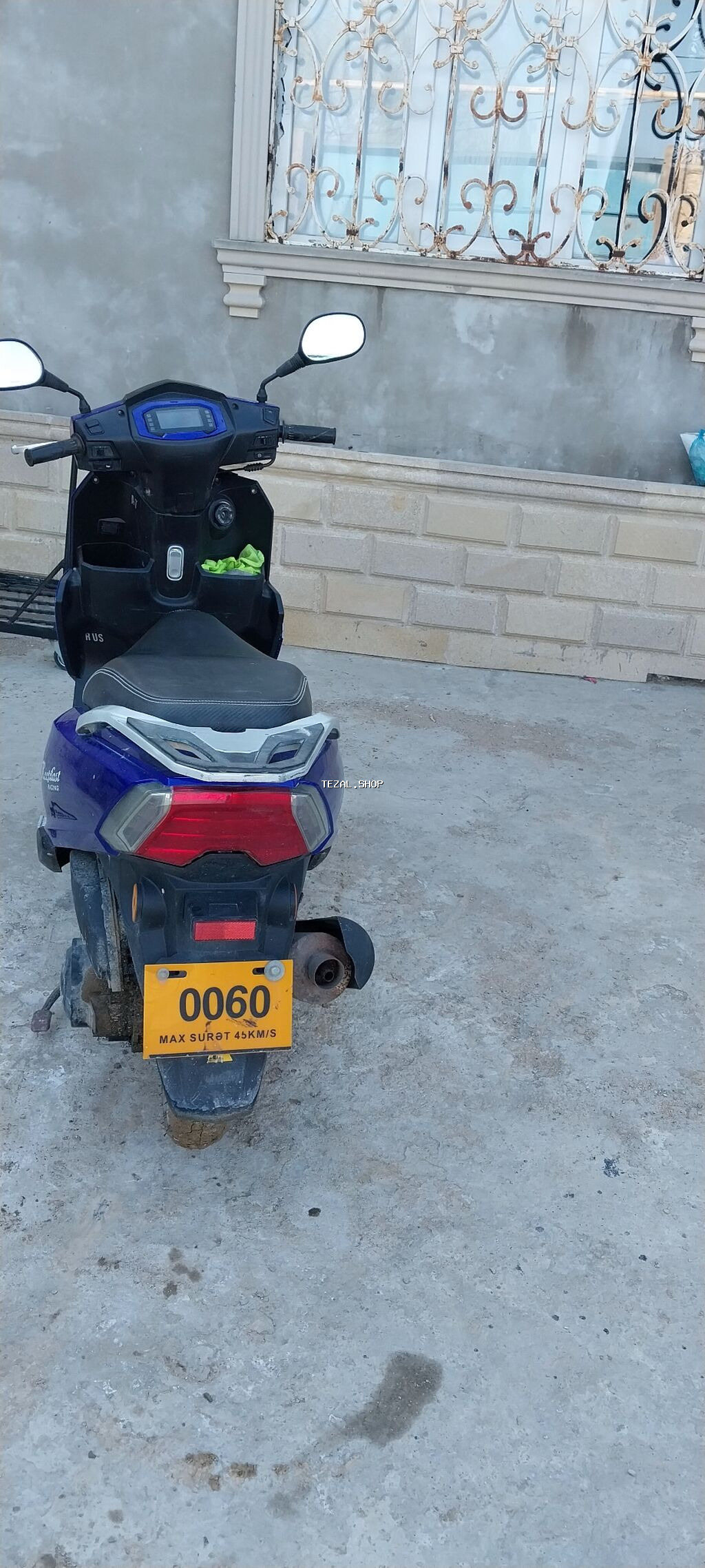 Qiymeti nezere alnib qoylub her sehi islek vezyetde senedler