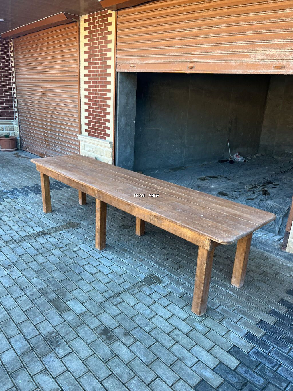 Taxta masa.Tezedir, ishlenmeyib Restoran ucun yigilmiwdi,1-i artiq