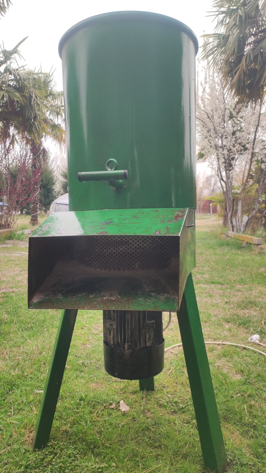 Elektriklə işləyən yem/doğrama qarışdırıcısı (kombayn tipli) - Tətbiq