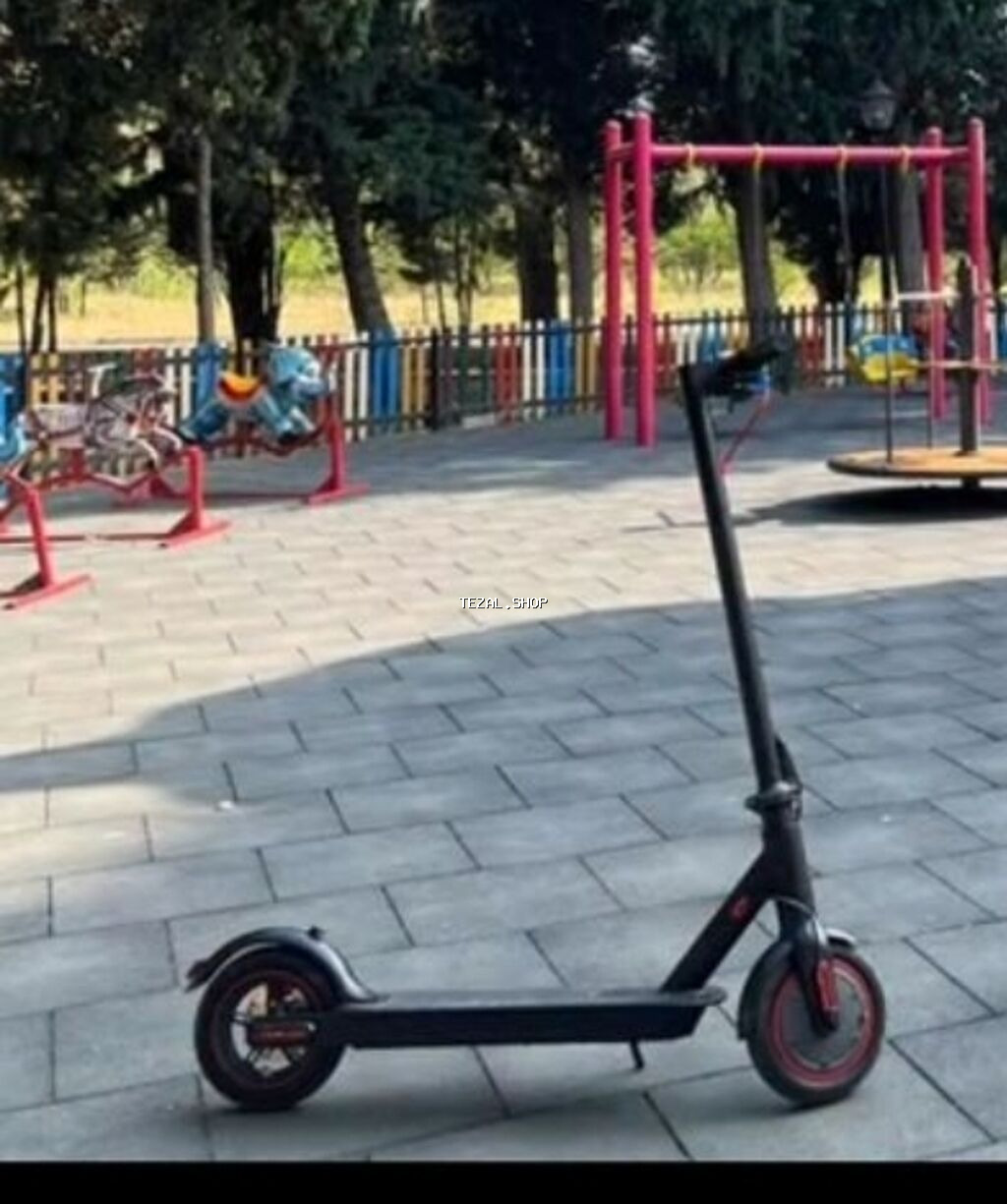 Ideal veziyet bidene arxa isigı is demir oda bos seydi 2 ay surunulub