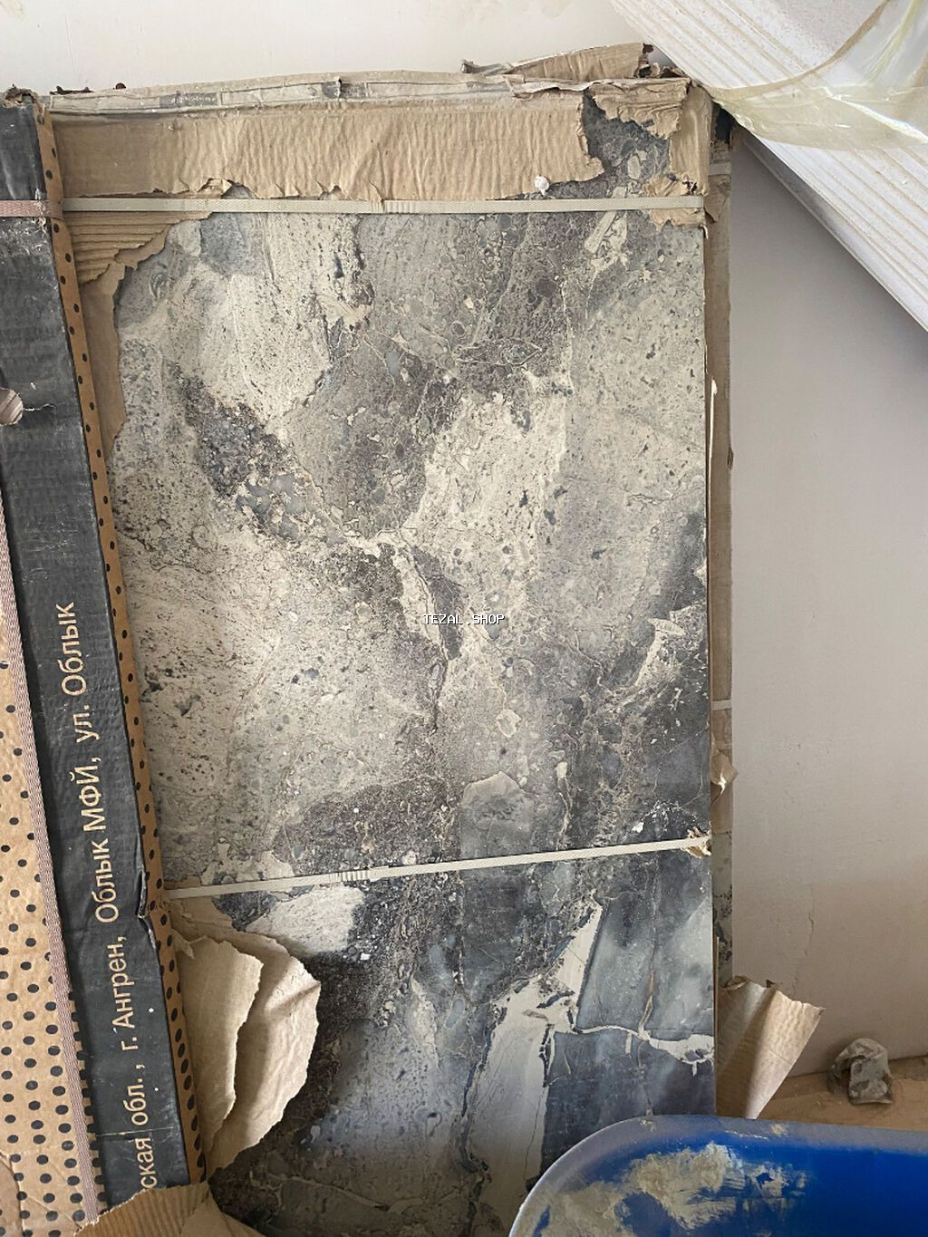 Salam satilir 25 packadi özümə məxsusdu kafel 2000 azn təcili satilirn