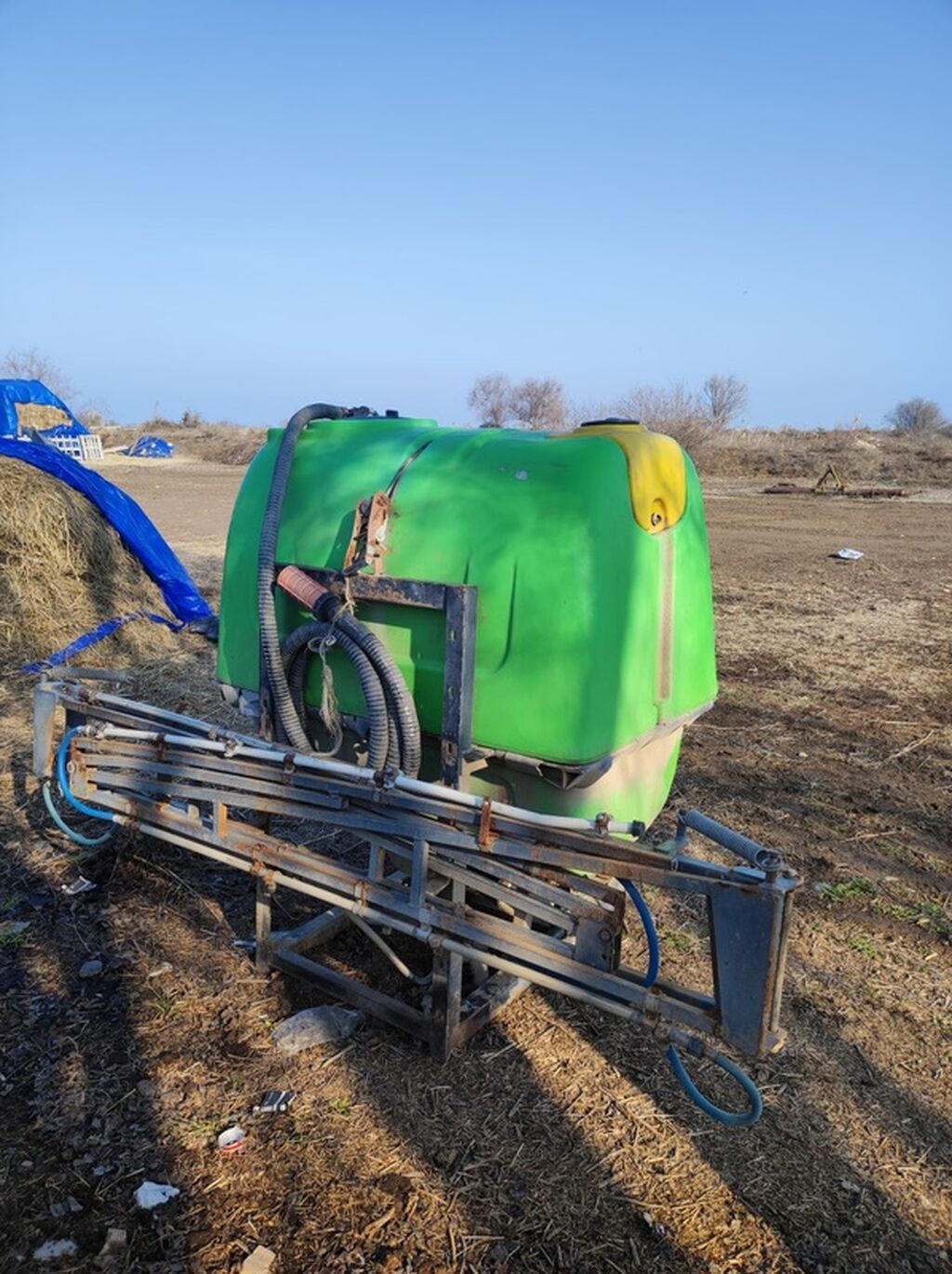 Kənd təsərrüfatı üçün asma tipli dərmanlama aparatı (traktor arxasına