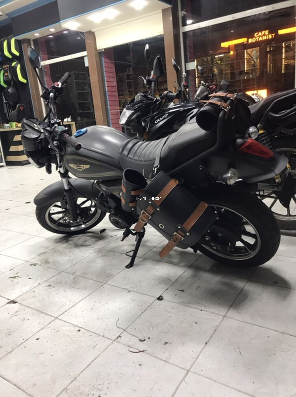 Retro kruizer tərzində kiçik həcmli motosiklet - Kuzov: mat qara/boz