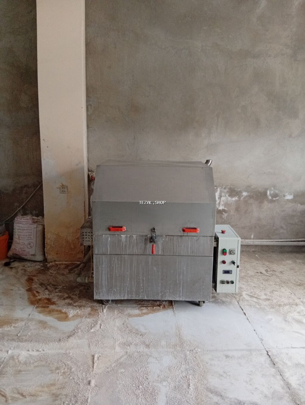 Sənaye tipli paslanmayan poladdan hazırlanmış dairəvi səbətlidir