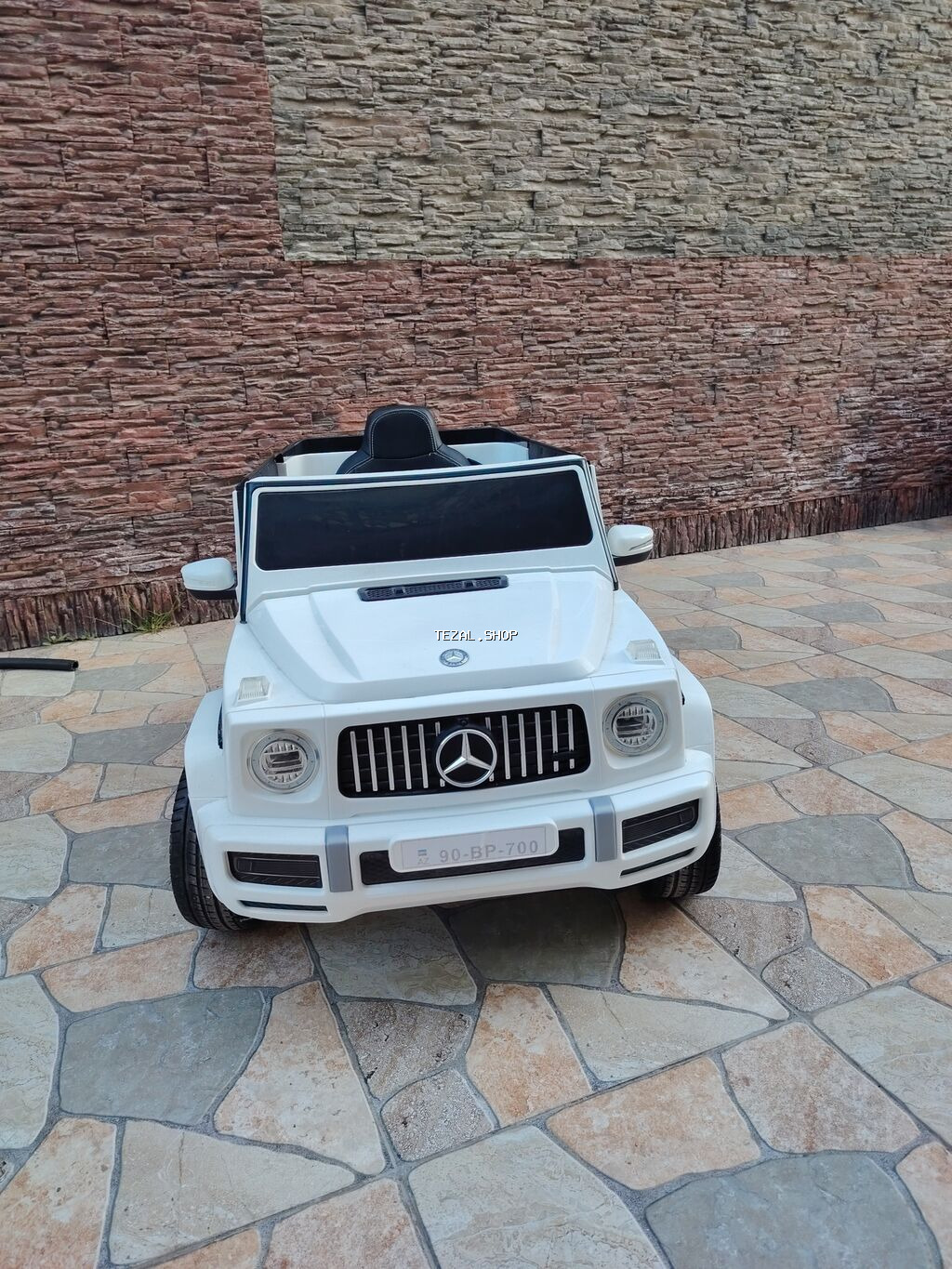 Uşaq üçün elektrikli minik maşını – ağ rəngdə, SUV tipli kuzov