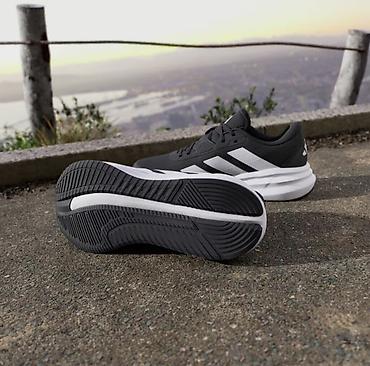 Orjinal Adidas Galaxy 7 kişi qaçış krossovkası – qara/ağ - Model - şəkil 4