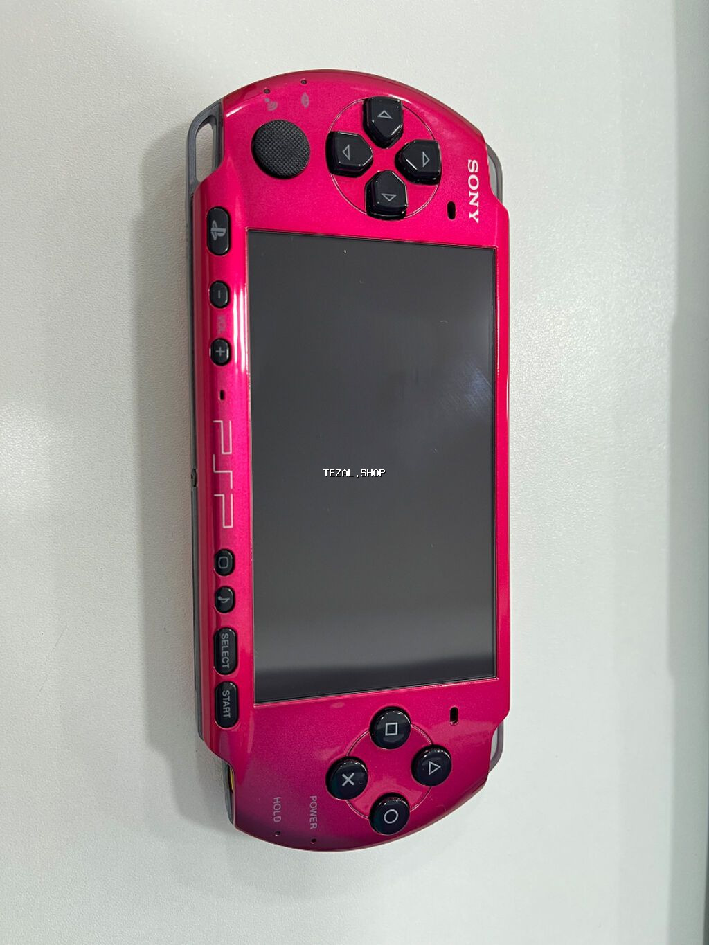 PSP 3000 modeli Tam işlək vəziyyətdədir. Yalnız üst korpus