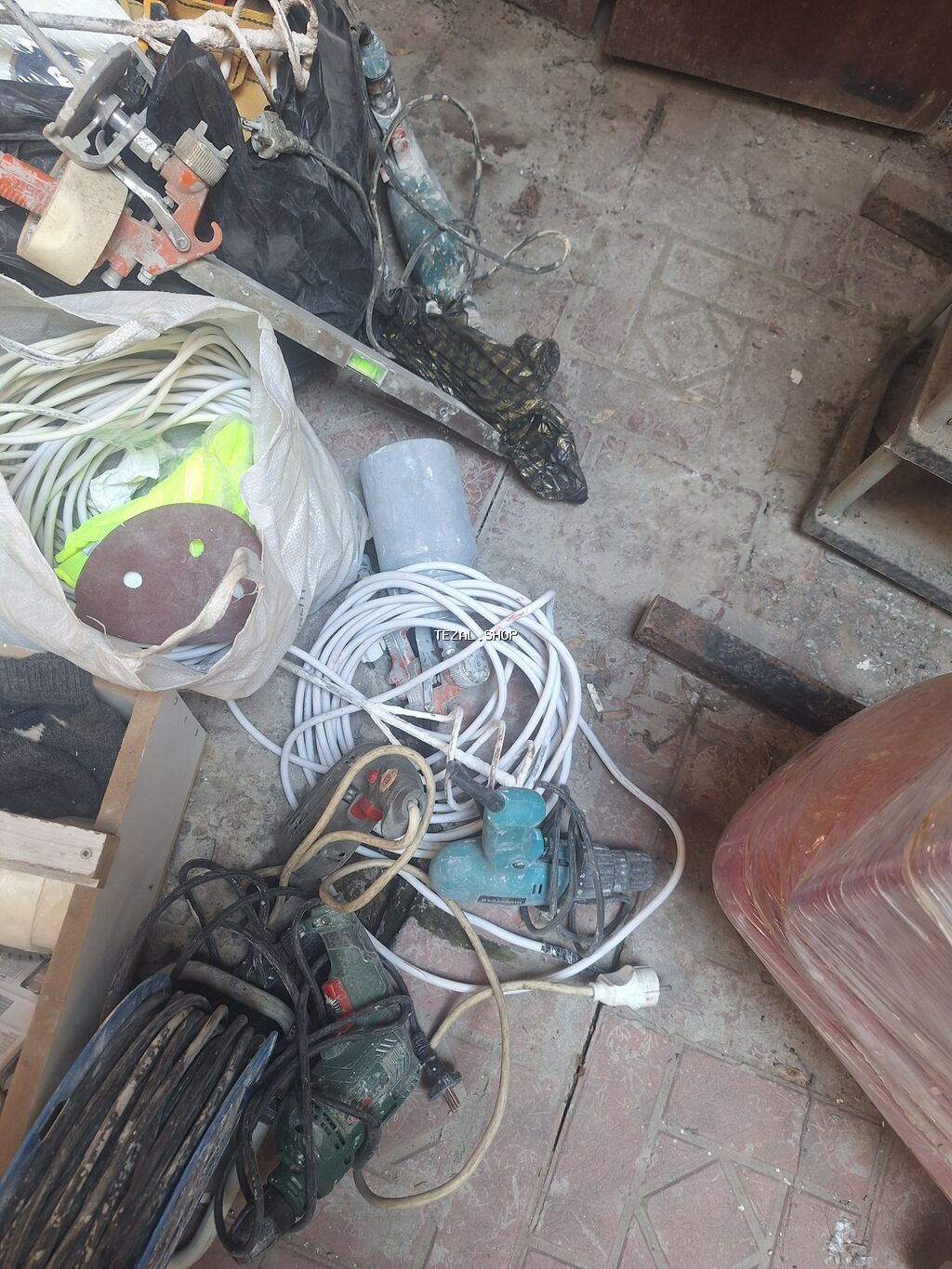 Tikinti-təmir alətləri və aksesuarları dəsti Satışda müxtəlif