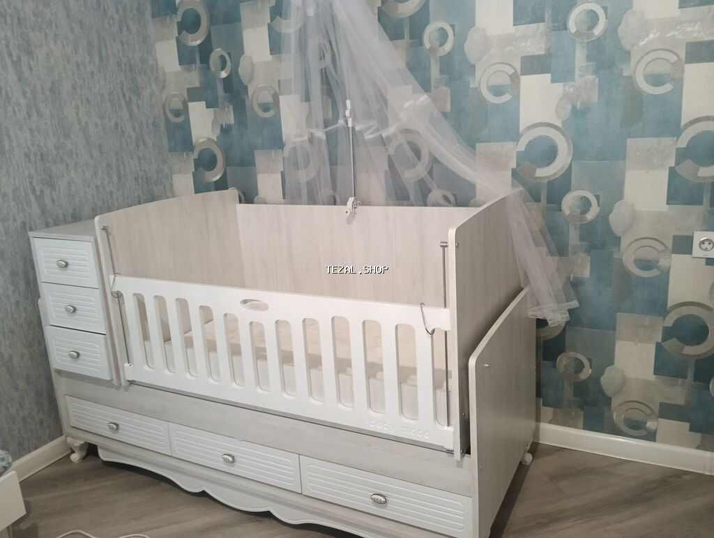 Oğlan və qız üçün, Dördbucaq, Beşik, Yellənmə mexanizm ilə