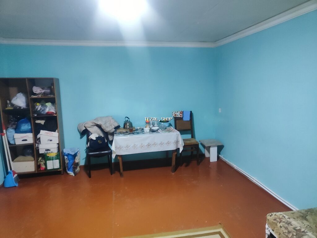 1 otaqlı mənzil/otaq icarəyə verilir - Geniş və işıqlı otaq: divarlar