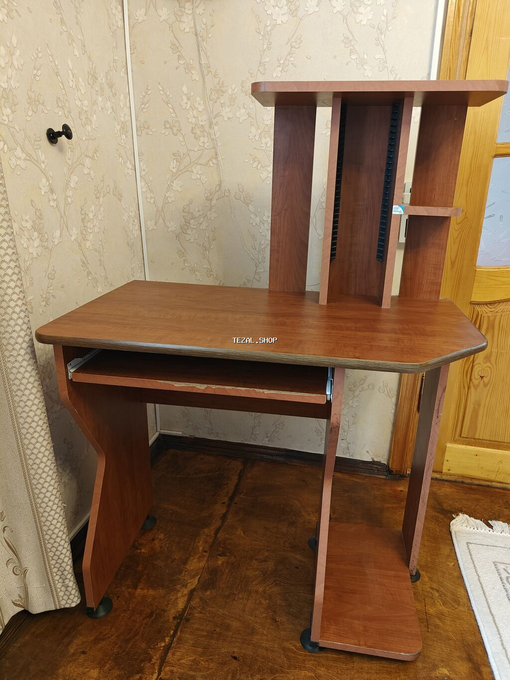 Düz masa, Polkalı, Siyirməsiz, Teksturalı laminat, Zəmanətsiz, Kredit yoxdur