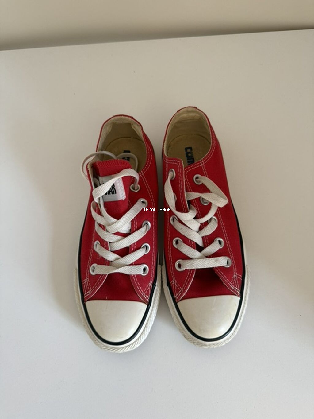 Məhsul: Converse klassik krossovkalar (low-top) - Rəng: qırmızı -