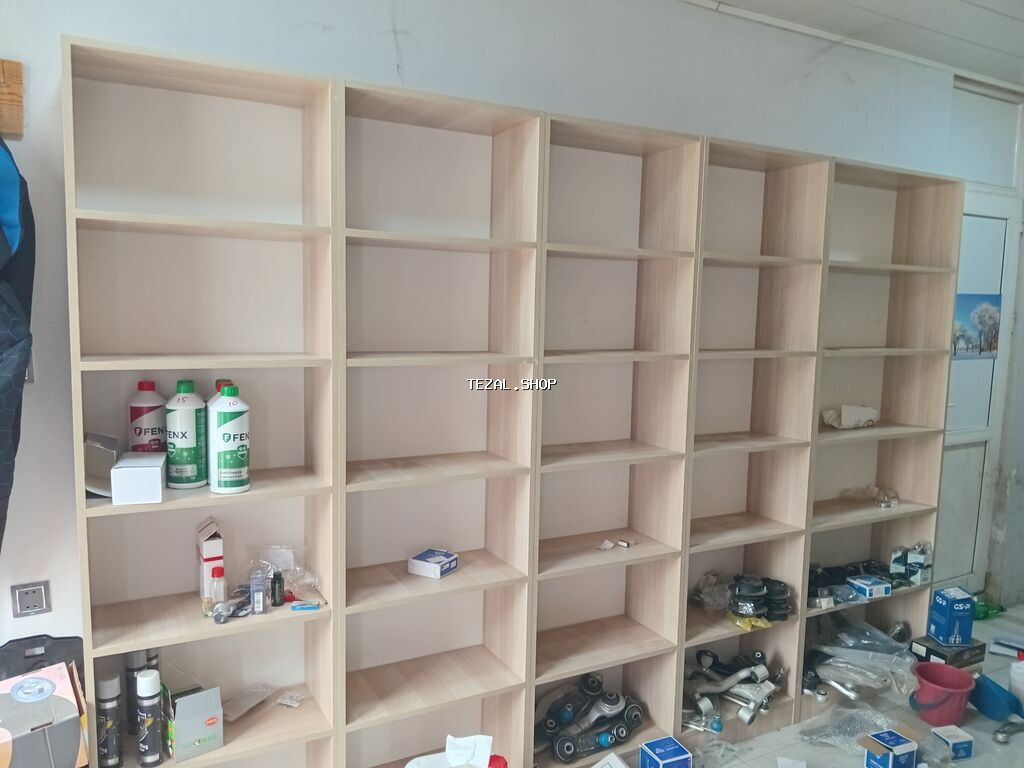 Mağaza üçün çoxbölməli rəflər dəsti - Material: açıq ağac teksturalı