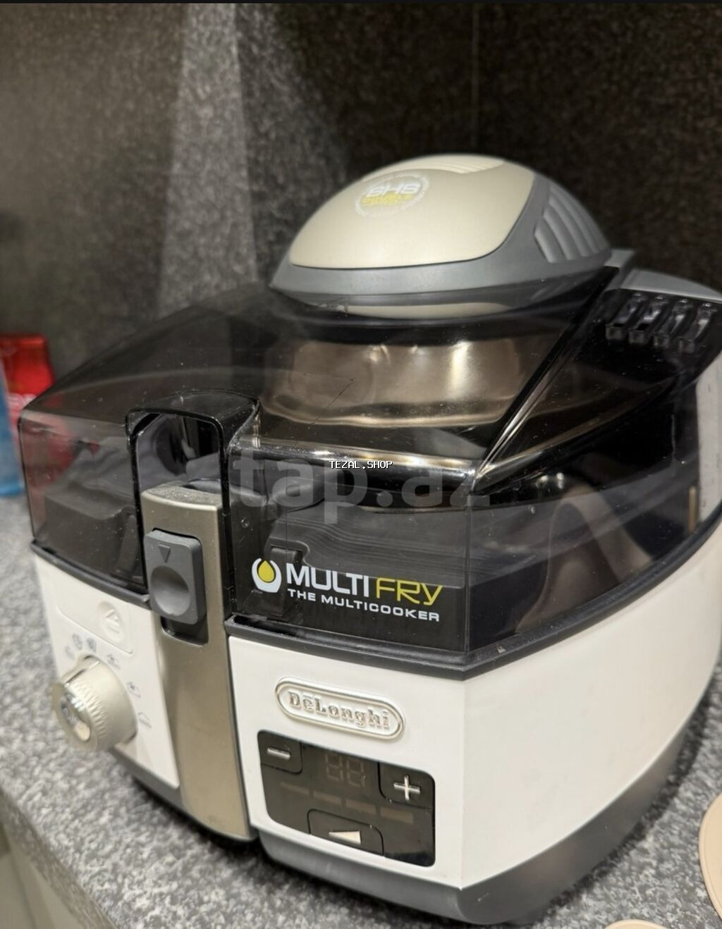 Yenidir, 2-3 defe istifada olinub, cızığı yoxdur. 600azn alınıb, 300