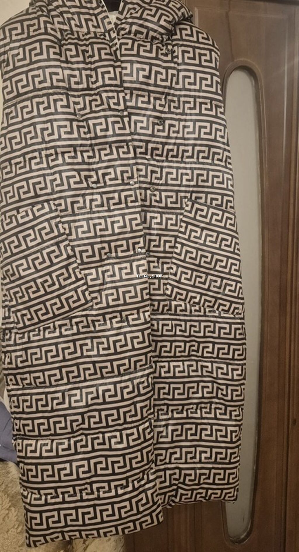 Qadınlar üçün uzun, kapüşonlu, çevrilə bilən jilet. İkiüzlü dizayn - şəkil 3