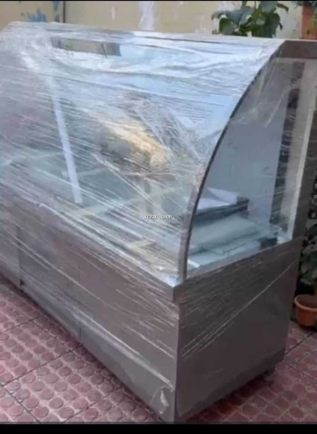 Soyuduculu vitrin – şirniyyat, desert, dondurma, salat və hazır