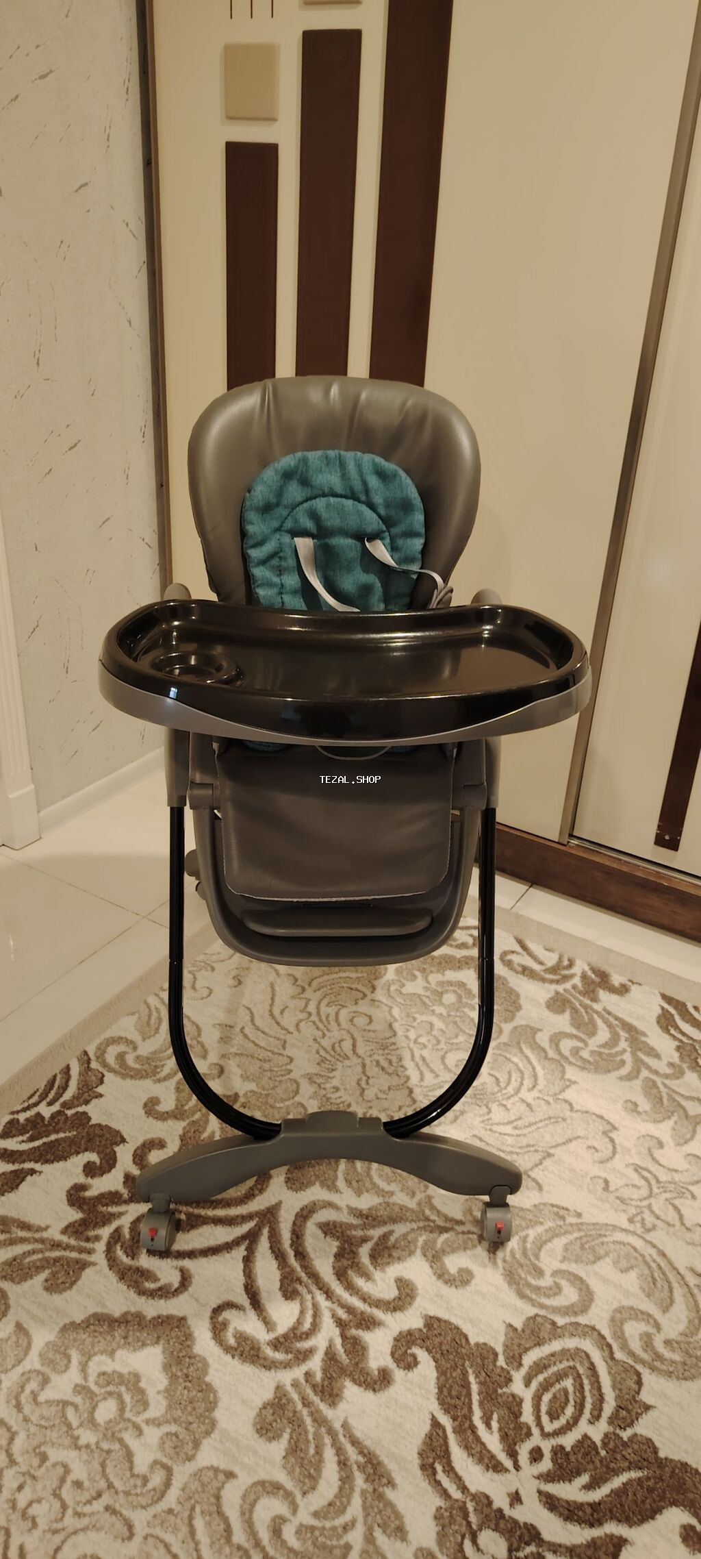 Uşaq yemək stulu - Rəng: tünd boz oturacaq və karkas, qara böyük