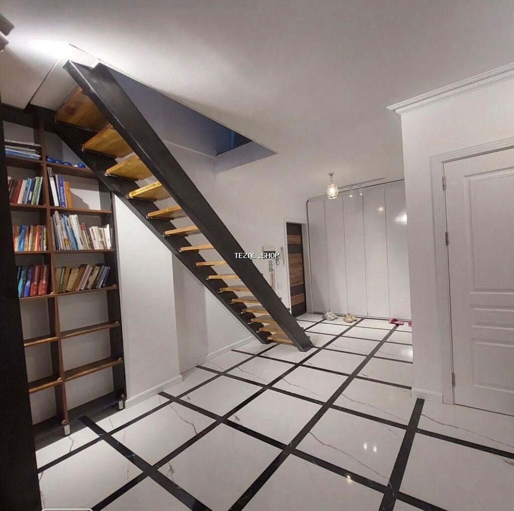 Yalniz xanimlara . Menzil hezi aslanov metrosunun tam cixisinda