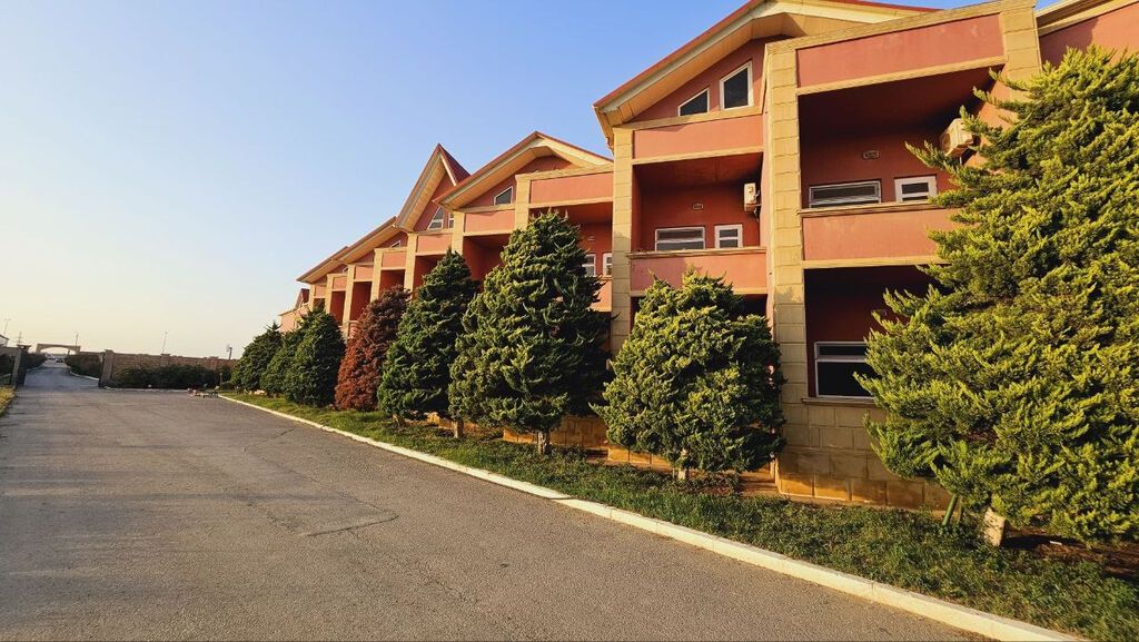 Otel satış!! Obyektin ümumi ərazisi 1.5 hektardi. 3 mərtəbəli obyekt