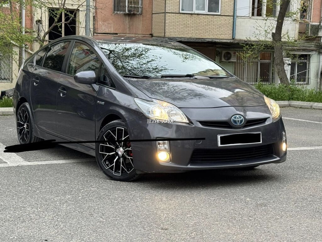 Toyota Prius: 1.8 l | 2010 il Hetçbek