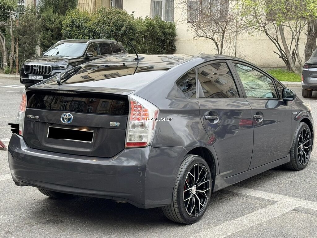 Toyota Prius: 1.8 l | 2010 il Hetçbek - şəkil 2