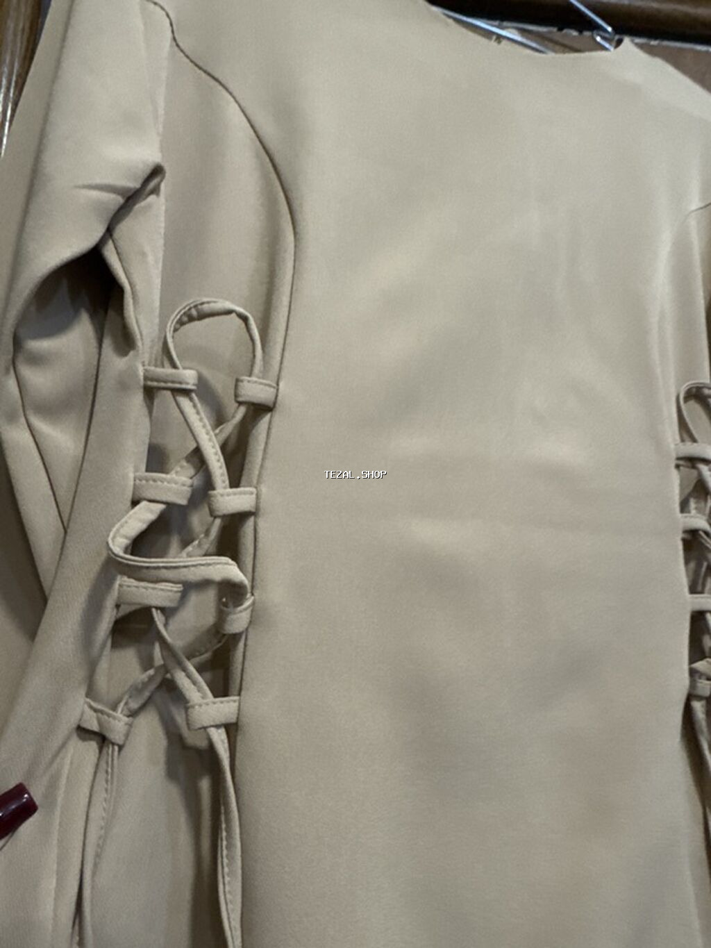 Bej rəngli qadın donu - Model: düz kəsim, mini/orta uzunluq - Rəng - şəkil 4