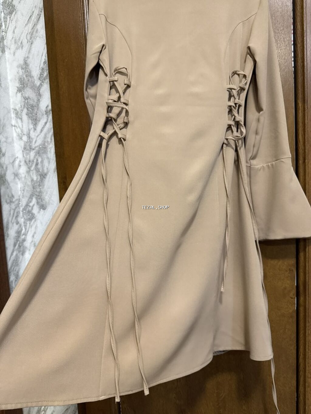 Bej rəngli qadın donu - Model: düz kəsim, mini/orta uzunluq - Rəng - şəkil 5