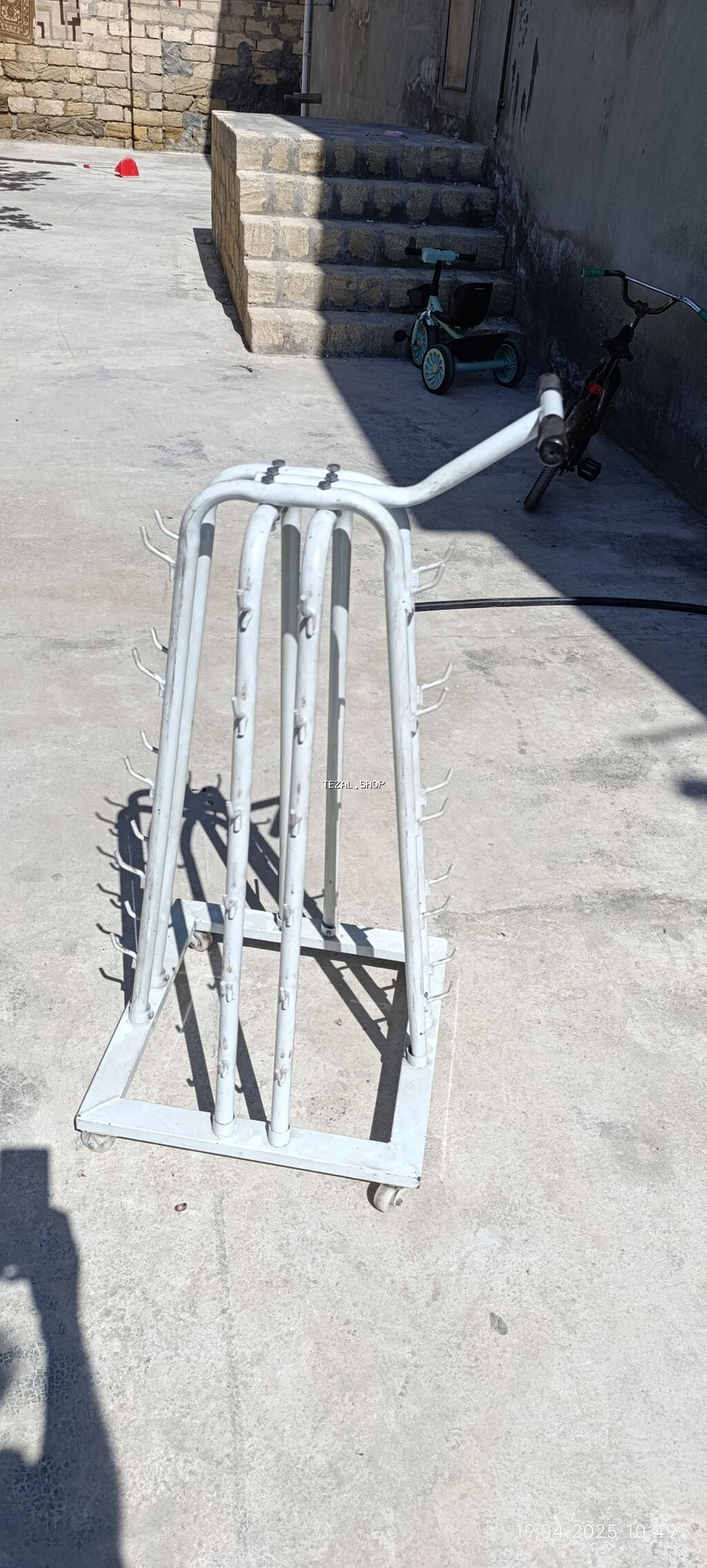 Qantel üçün podstavka . 1 eded .Tekerli. yaxşı veziyyetde . yükseklik