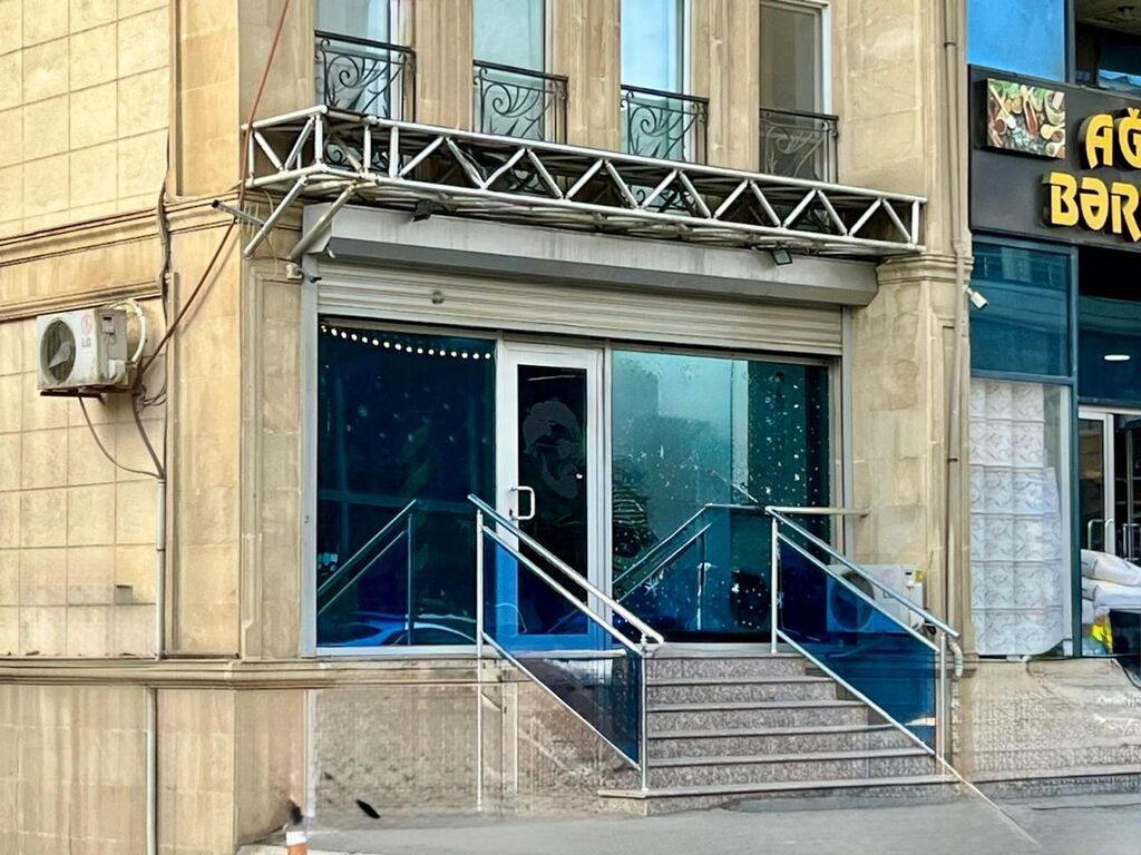 Premium zona — Xocalı pr / Sumakh / EMİLAND BOUTİQUE / SECOND CUP