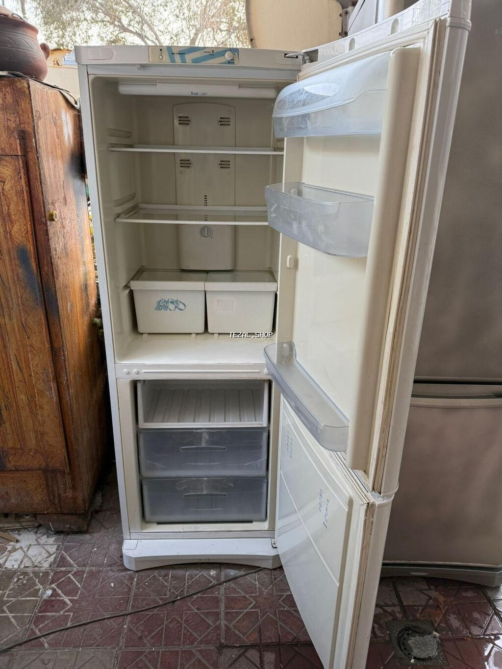 Indesit iki qapılı soyuducu - Aşağıda dondurucu bölmə, yuxarıda - şəkil 2