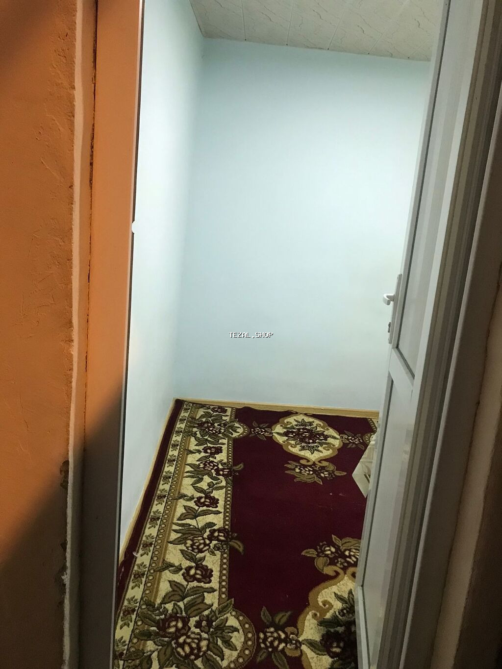 Kirayə üçün kiçik, səliqəli tək nəfərlik otaq. Xüsusiyyətlər: - Tək - şəkil 3