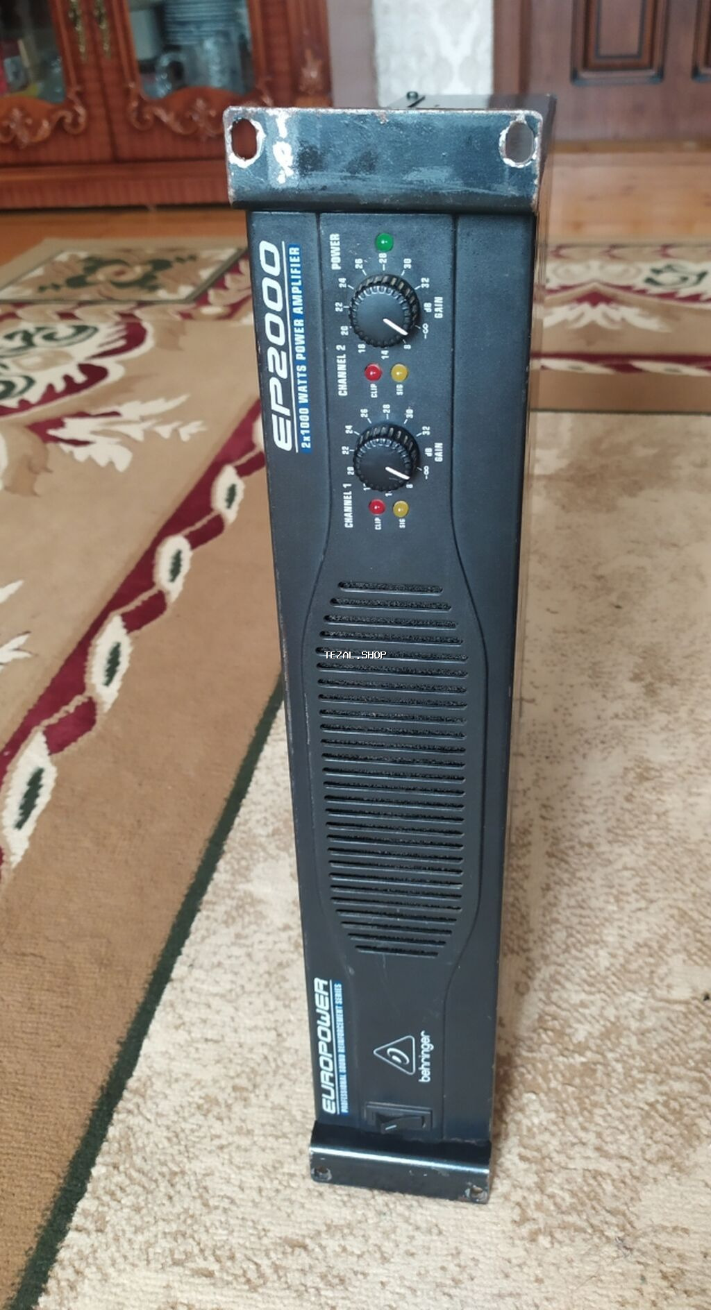 Behringer Europower EP2000 – 2 kanallı peşəkar güc gücləndiricisi -