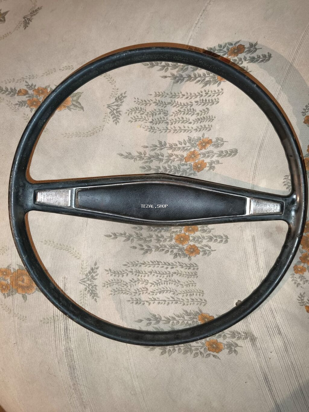 Klassik avtomobil sükanı - Material: bərk plastik/gumi örtüklü