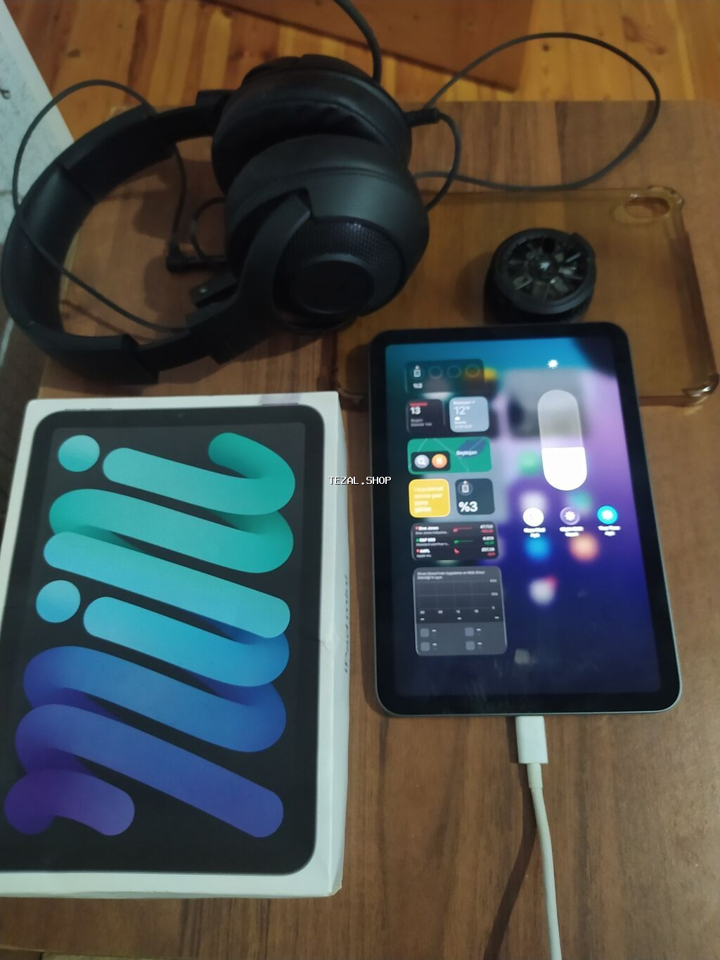 Apple iPad mini (6-cı nəsil) – 64 GB, Wi‑Fi Qulaqli Razer Kraken X