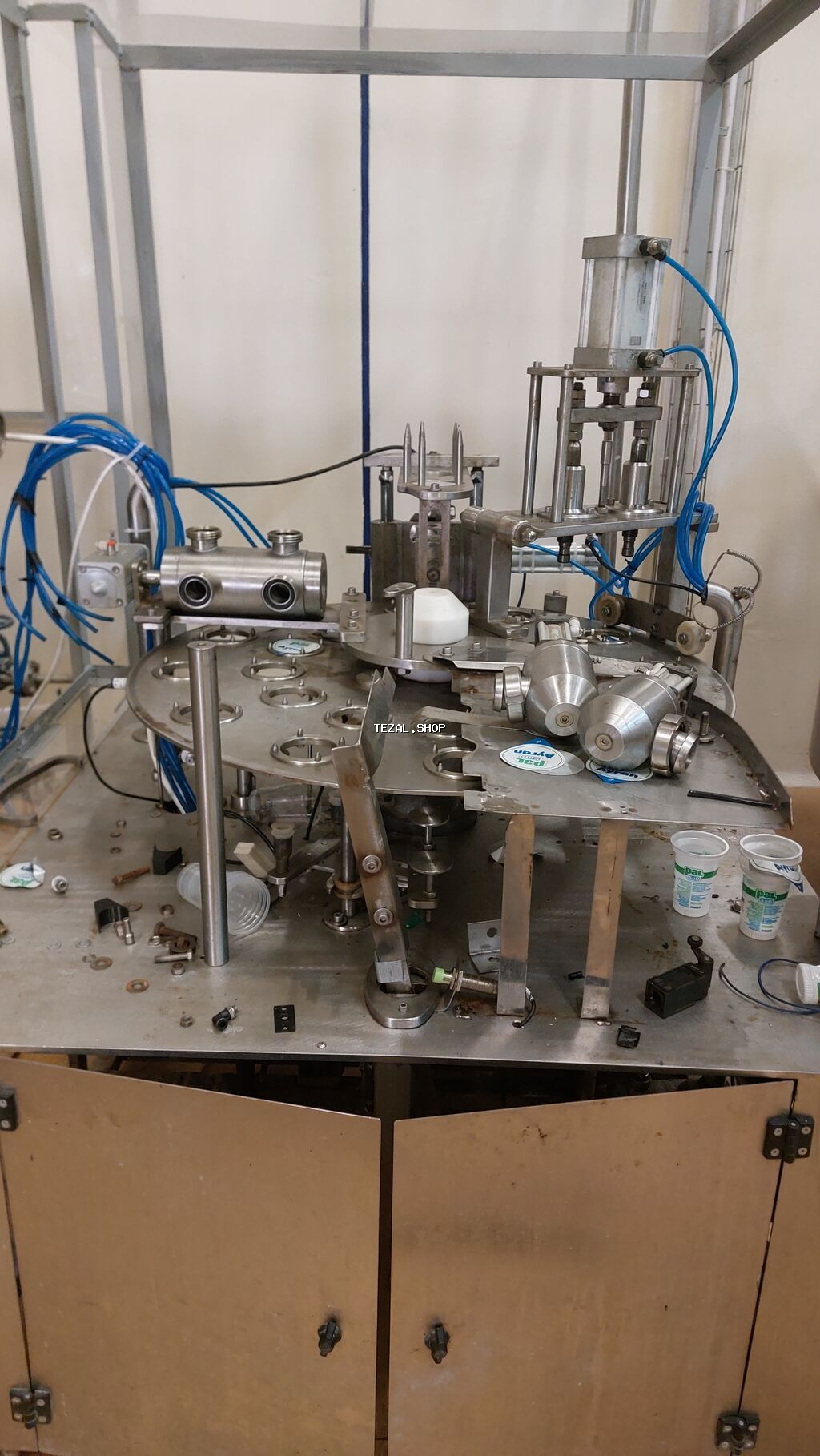 Avtomatik stəkan doldurma və qapaqlama makinasinin servis xidmeti