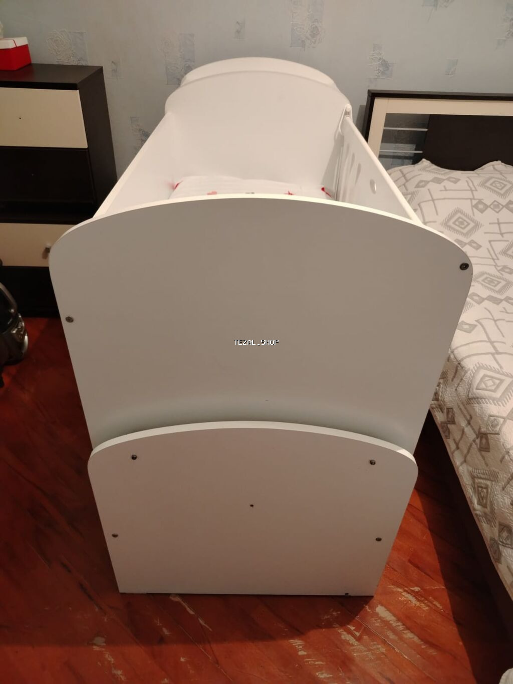 Oğlan və qız üçün, Dördbucaq, Beşik, Dəstsiz, Matras ilə, Yellənmə mexanizmsiz