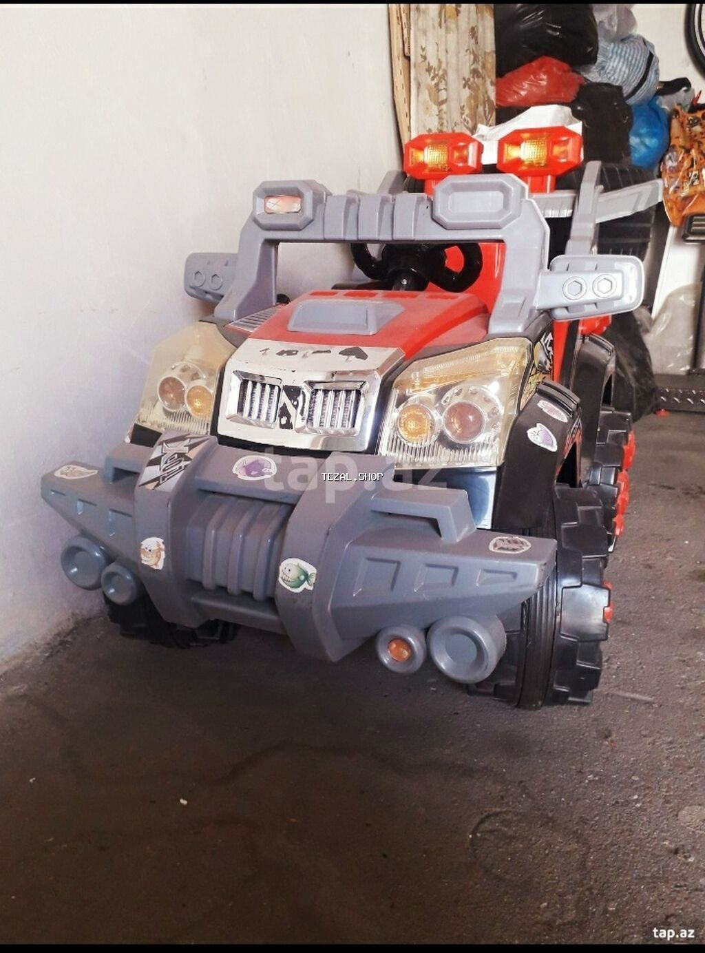 Uşaqlar üçün nəzərdə tutulmuş bu elektrikli maşın, real avtomobil - şəkil 2