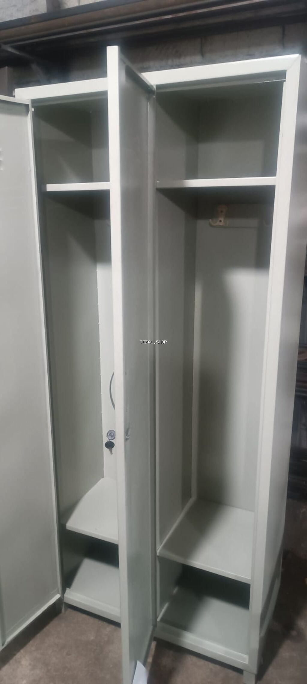 Metall şkaf – 2 qapılı, kilidli, havalandırma dəlikli. Xüsusiyyətlər - şəkil 2