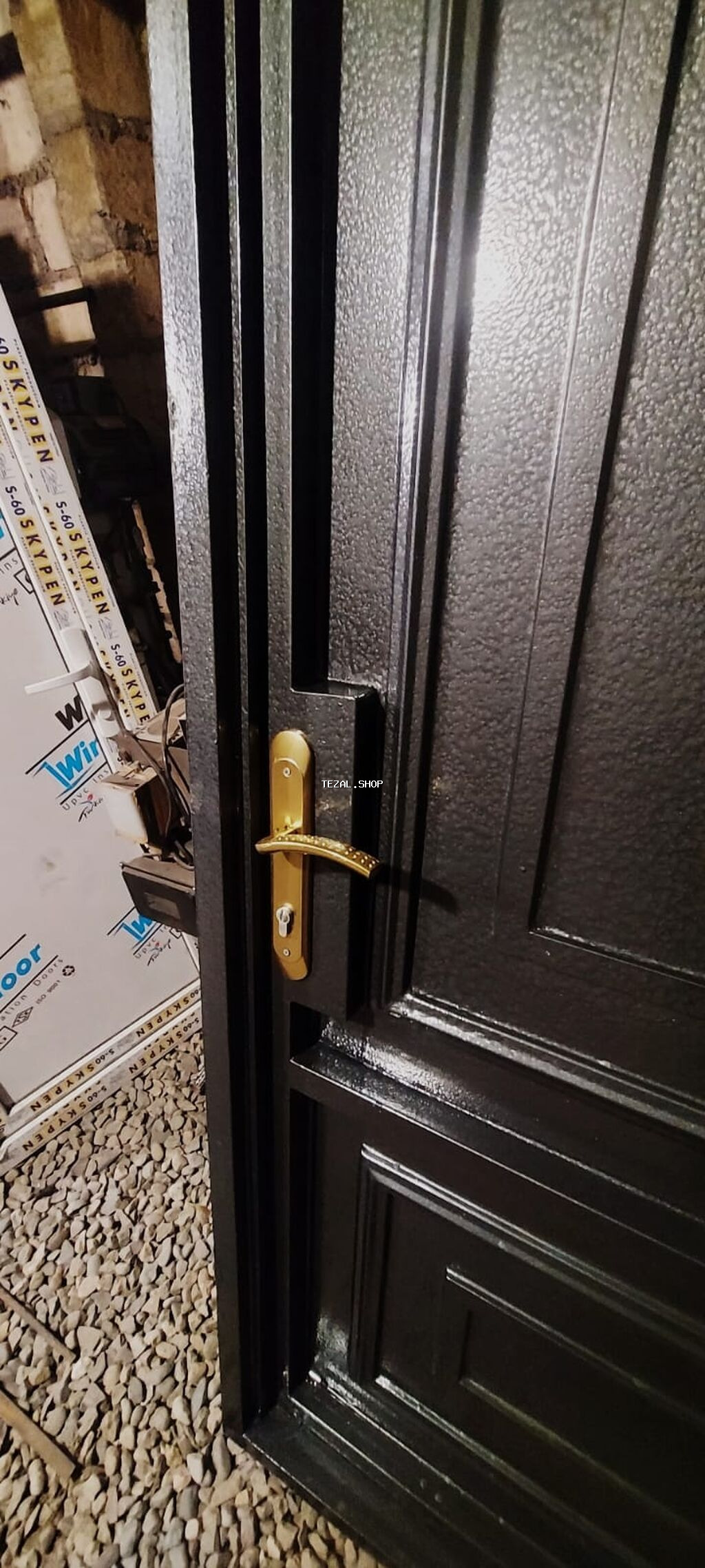 Delfin balığı, Sülhsevər, Ünvandan götürmə - şəkil 2