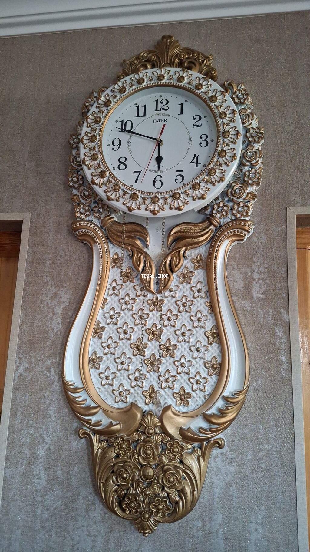 Divar saatı,heç bir problemi yoxdur.35 AZN