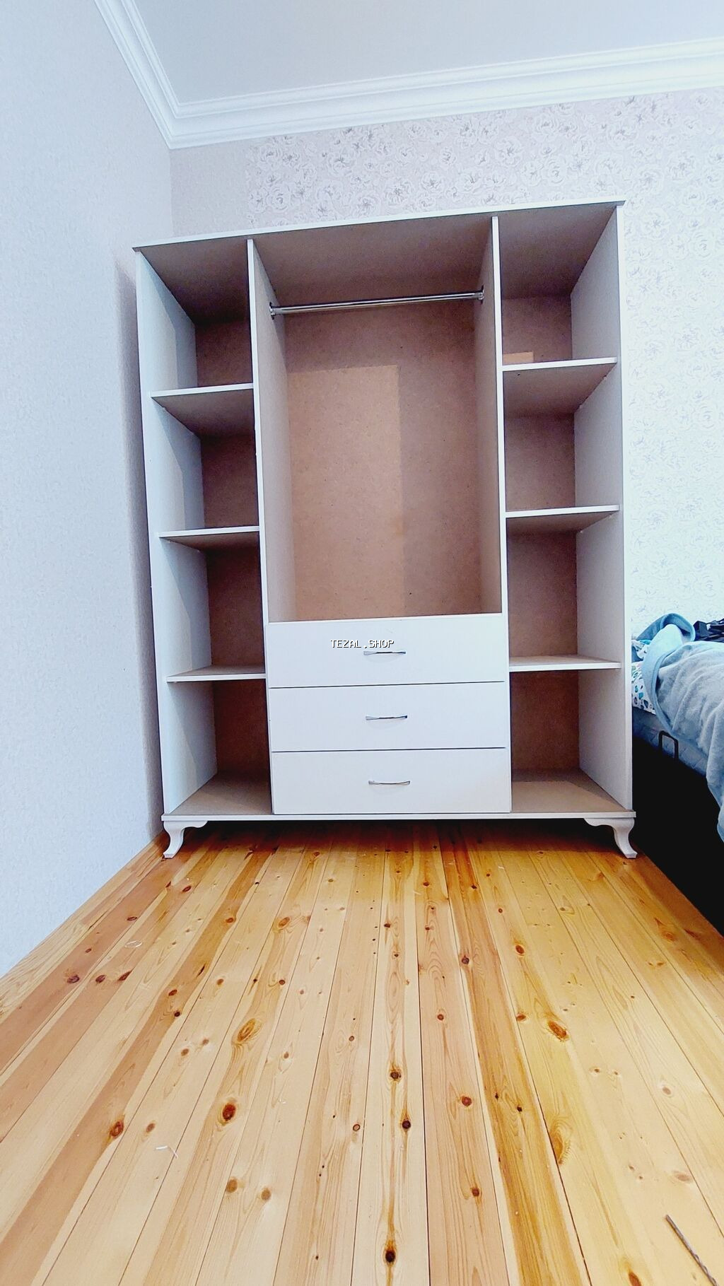 Ağ rəngli 4qapılı paltar dolabı - Klassik, minimal dizayn – ağ - şəkil 4