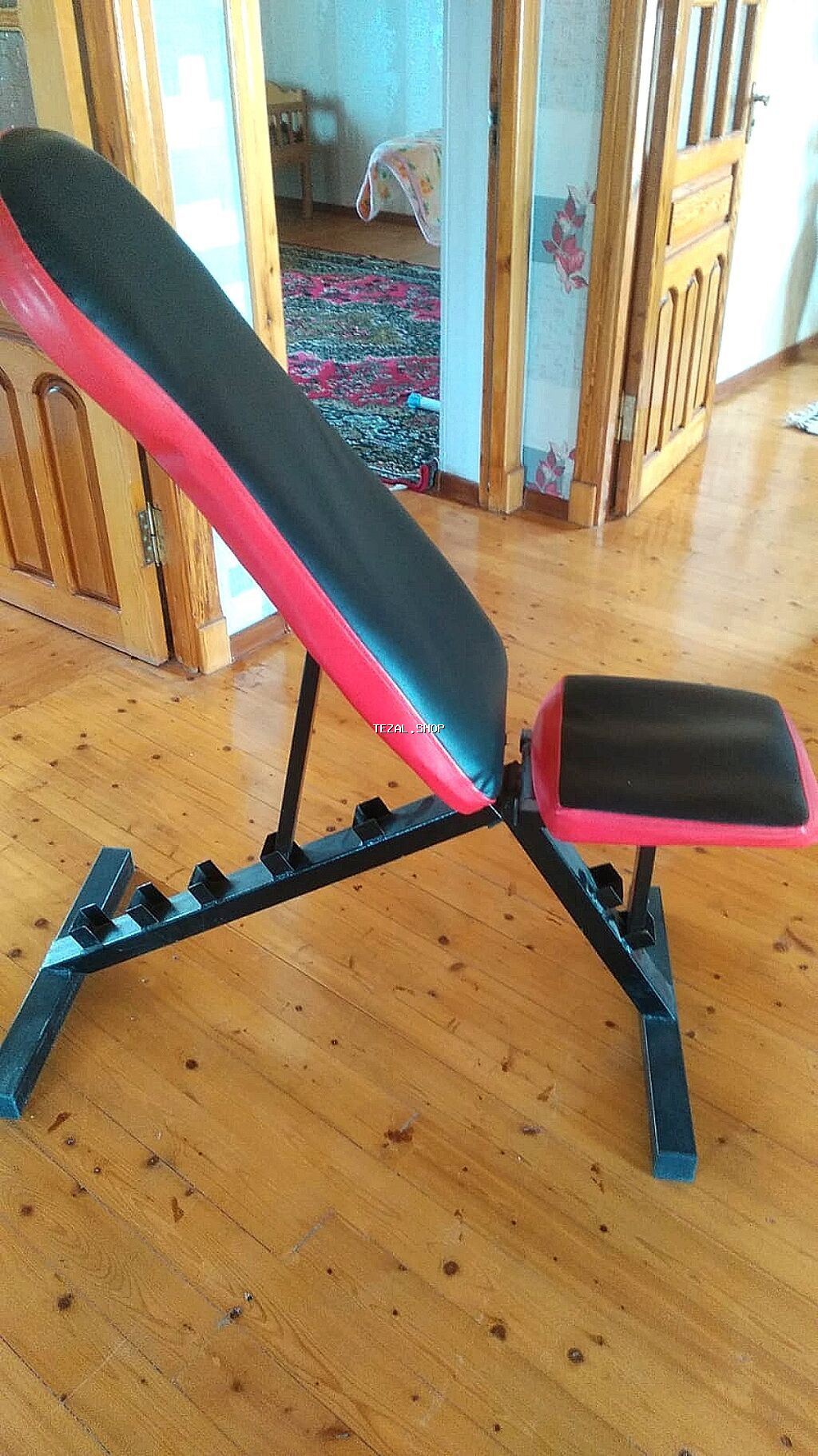 Tənzimlənən trenajor skamyası - Güclü metal karkas, sabit V formalı