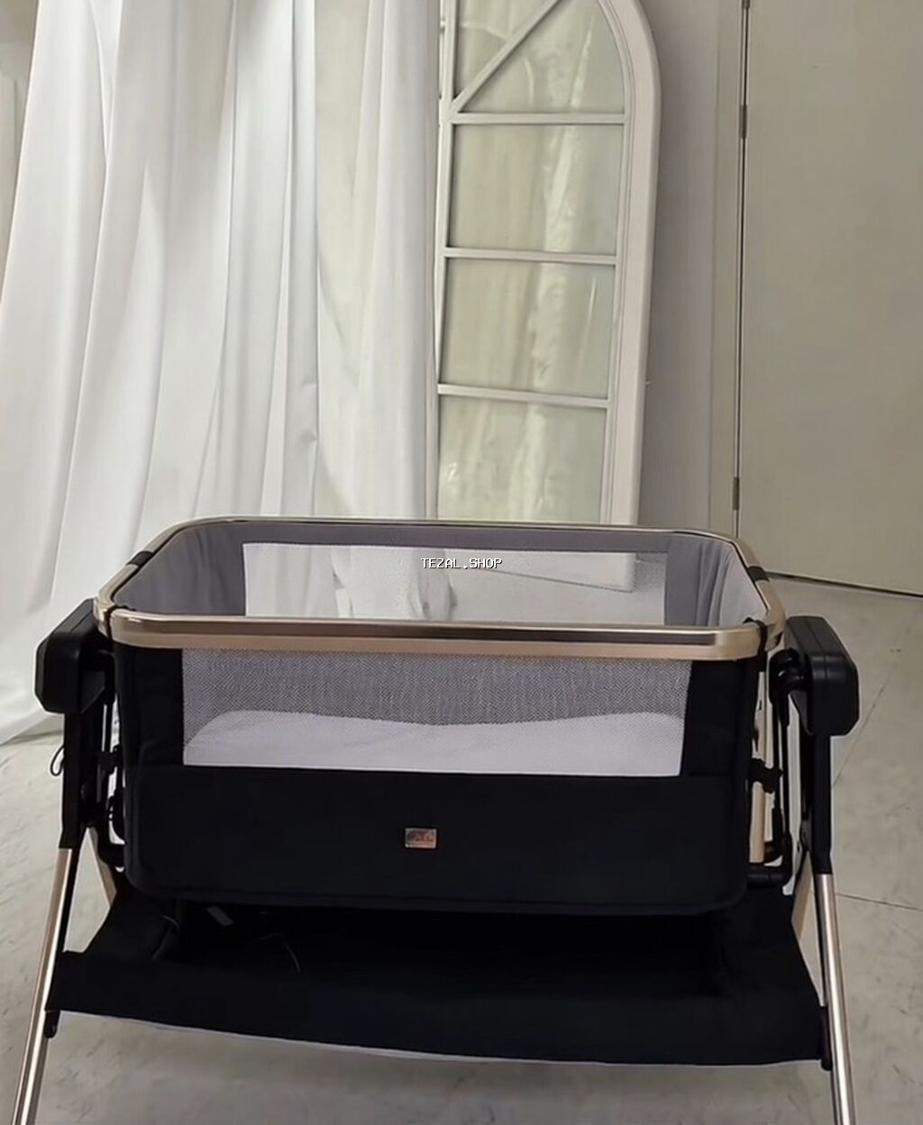 Oğlan və qız üçün, Dördbucaq, Beşik, Dəstsiz, Matras ilə, Yellənmə mexanizm ilə