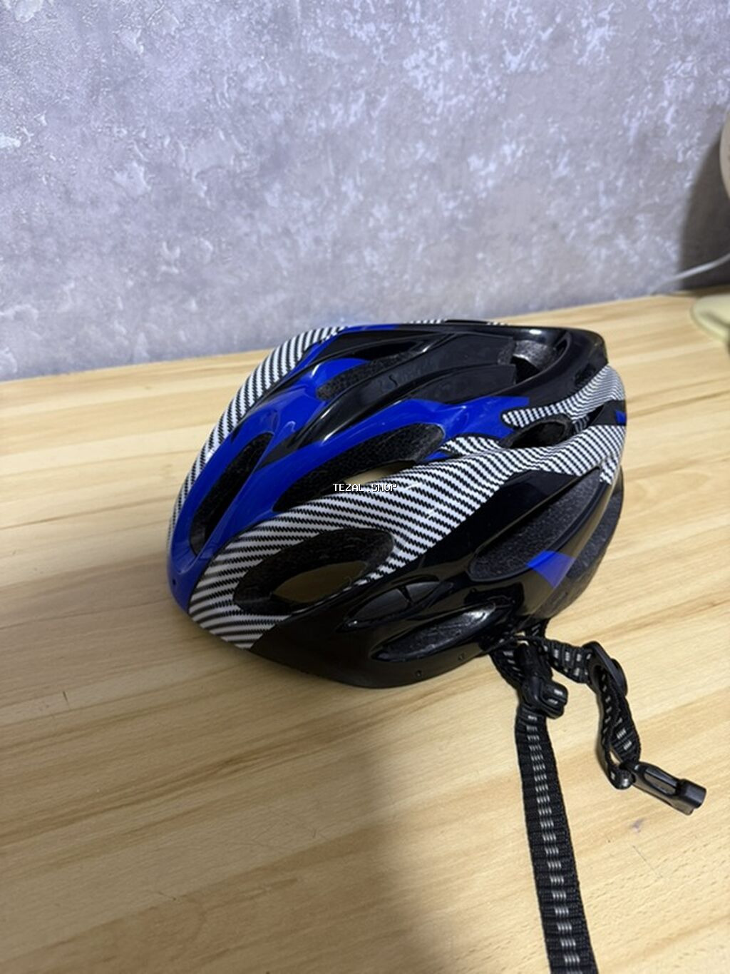 Velosiped dəbilqəsi – aerodinamik, çox ventilyasiya dəlikli model -