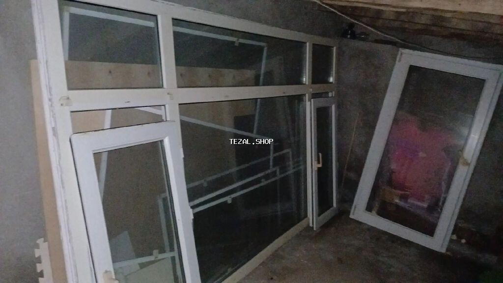 Pencere 2 ci el super vezyetde siniq çat yoxdur tűlleri de usdunde - şəkil 3