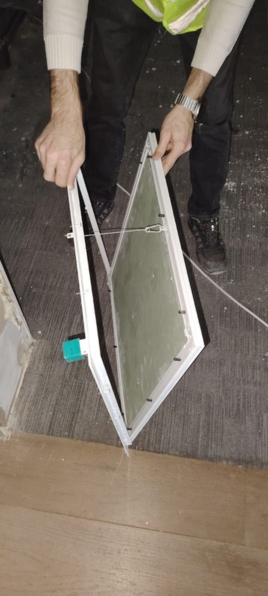 Gizli servis/qapacıq lyuku – alçıpan (gipskarton) üçün. Knauf -