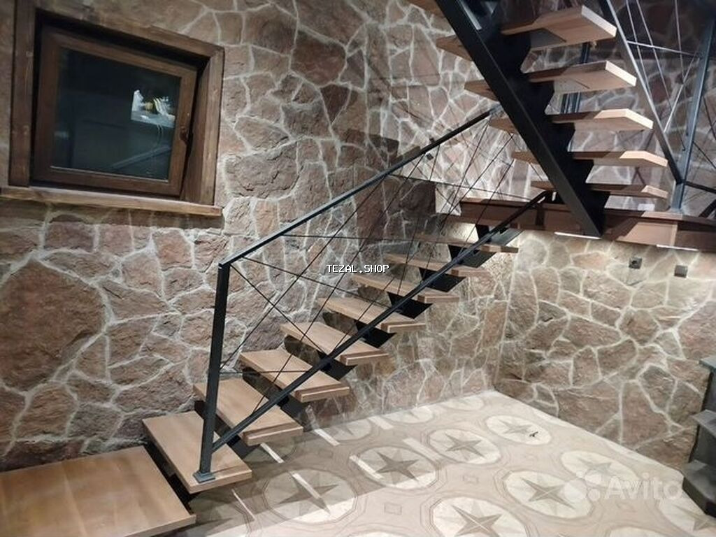 Demir pilləkənlər evlere bağ evlərinə yerinə uyğun dəmir