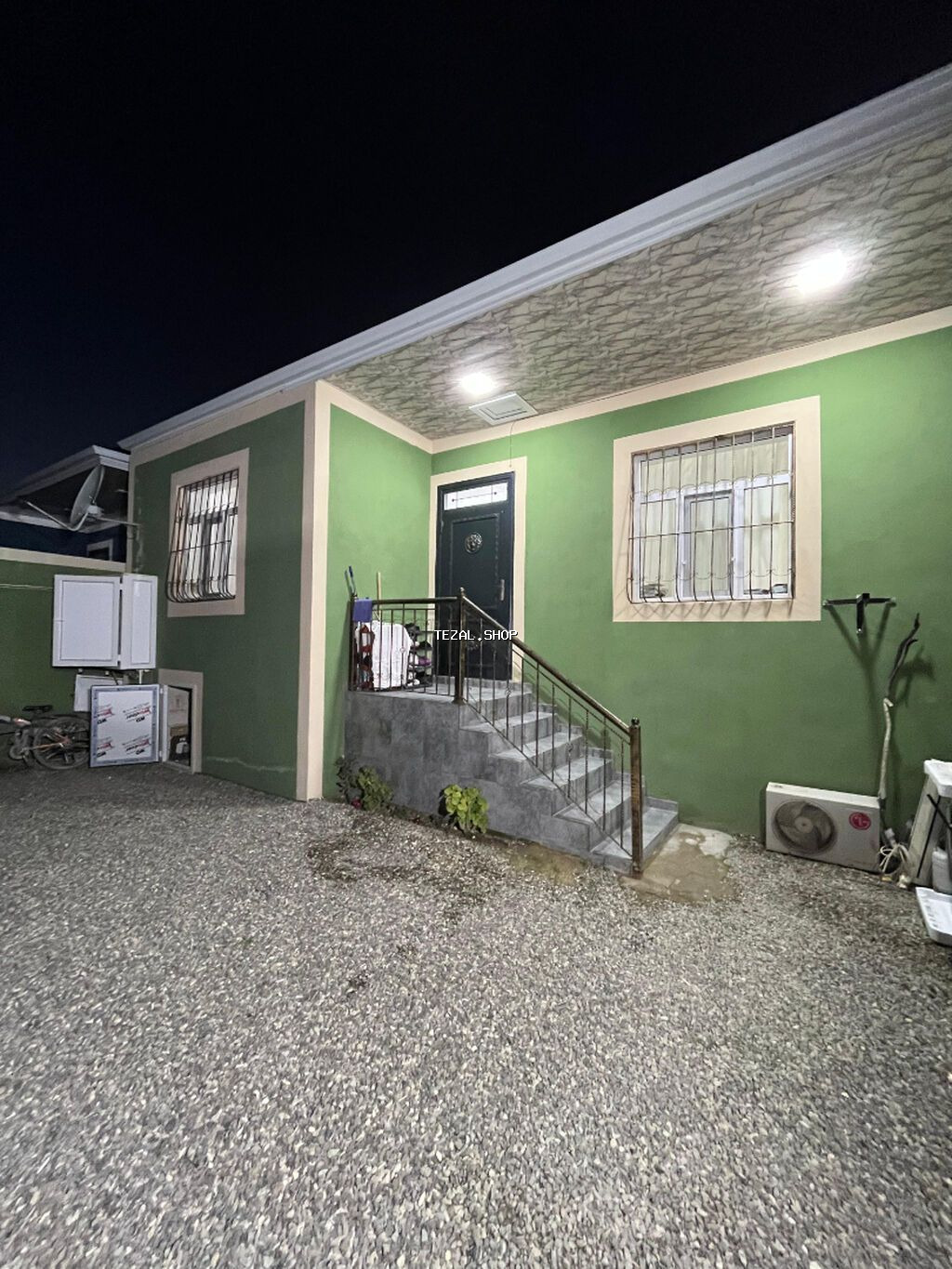 Bine qesebesi saga geden yolda ara marsuruta 100 metr mesafede 1.6